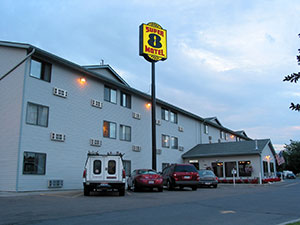 An exterior photograph of the Super 8 by Wyndham Pocatello